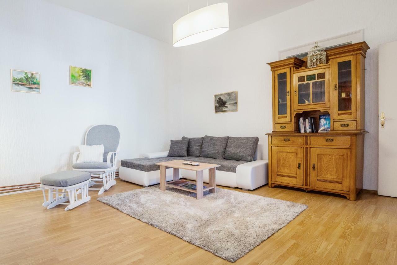 Apartment Tri Mudraca Karanac Экстерьер фото
